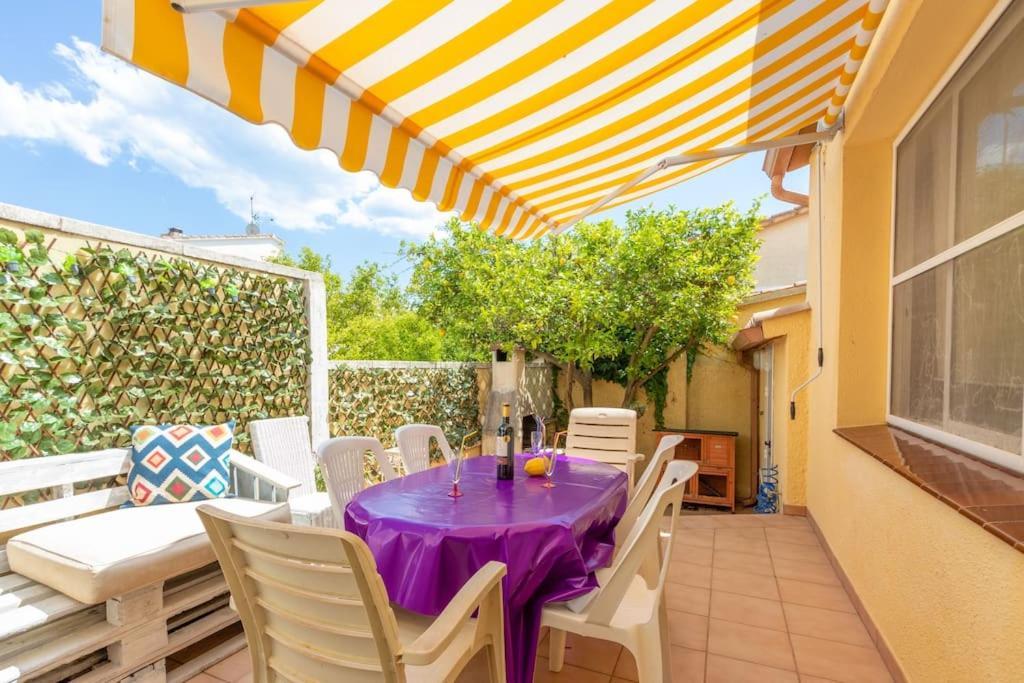 Villa S46-Casa De Vacaciones Climatizada Con Piscina, En El Centro Junto Al Mar, Barbacoa Y Wiifi à Empuriabrava Extérieur photo