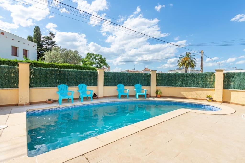 S46-Casa De Vacaciones Climatizada Con Piscina, En El Centro Junto Al Mar, Barbacoa Y Wiifi Empuriabrava Extérieur photo